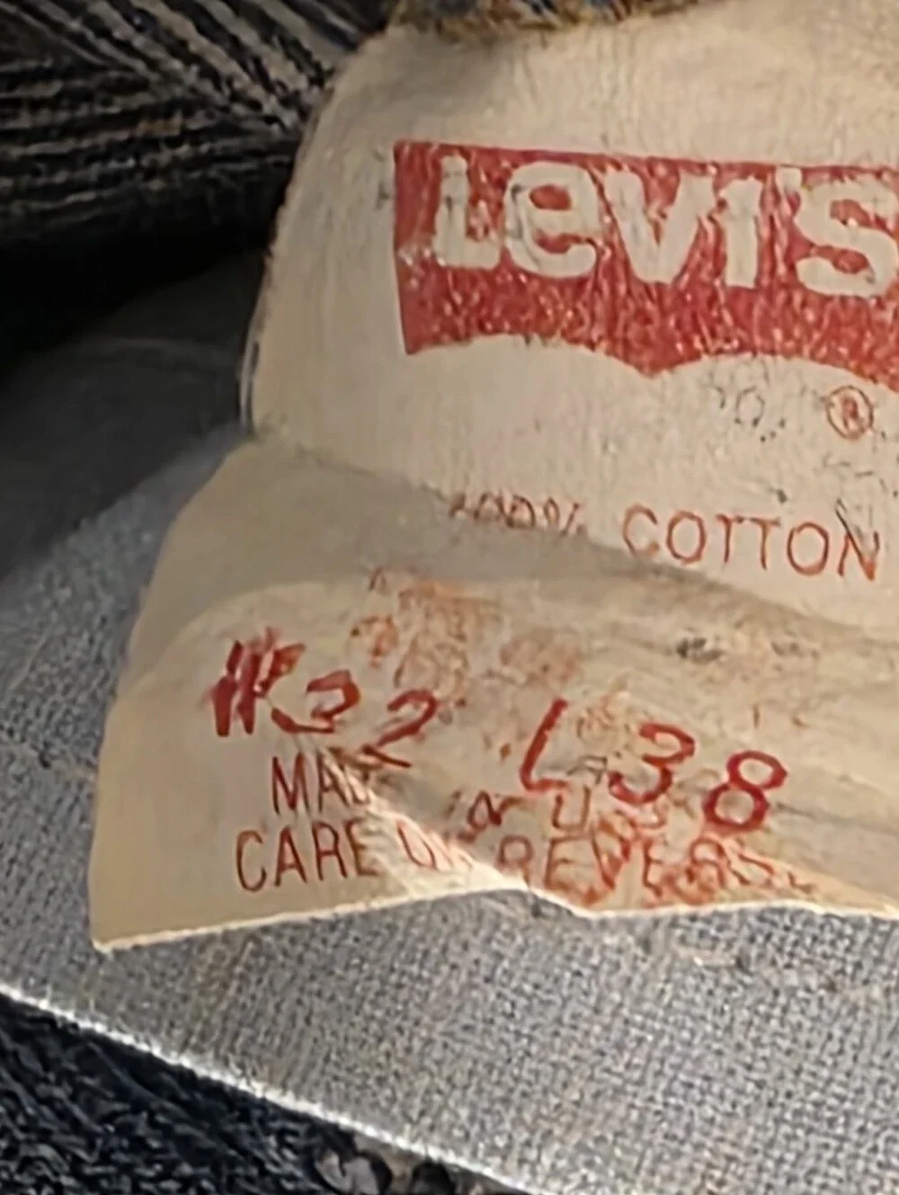 Vintage 90s Levis 501 Jeans Button Fly Size 32X38 Made In USA Denim
